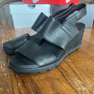 Sorel black wedge sandals size 8